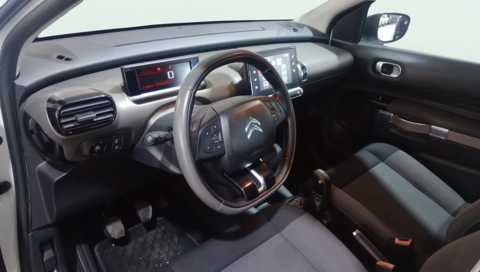 https://cdn-flexicar.caraffinity.it/public_appraisal_images_pro/images/stock/274384/v8WRpjp21B__WhatsApp Image 2026-07-14 at 10.57.57 (2).jpeg